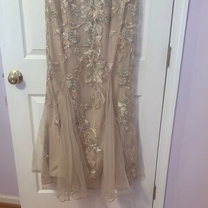 Elegant Floral Embroidered Long Sleeve Dress in Cream mother of the bride dress